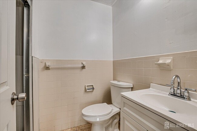 Building Photo - 213 Peach St