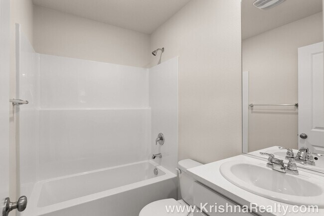 Building Photo - Beautiful NEW CONSTRUCTION 3 Bedroom 2.5 B...