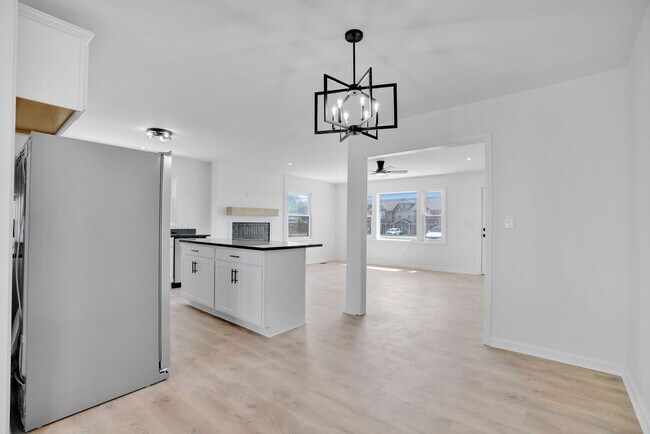 Building Photo - Like New! Fully Renovated 3BR Home | Move-In Ready | Large Lot