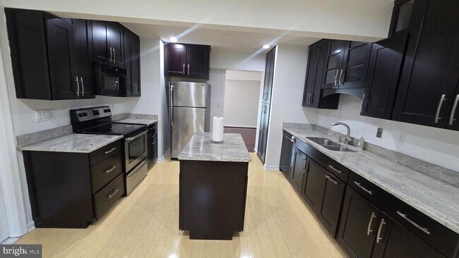 Building Photo - 6152 Strasburg Dr