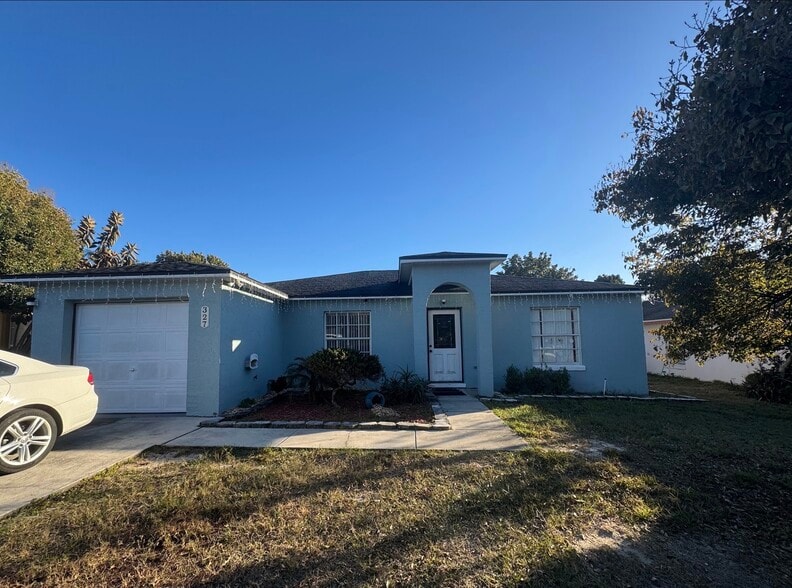 Building Photo - 327 Lake Daisy Loop