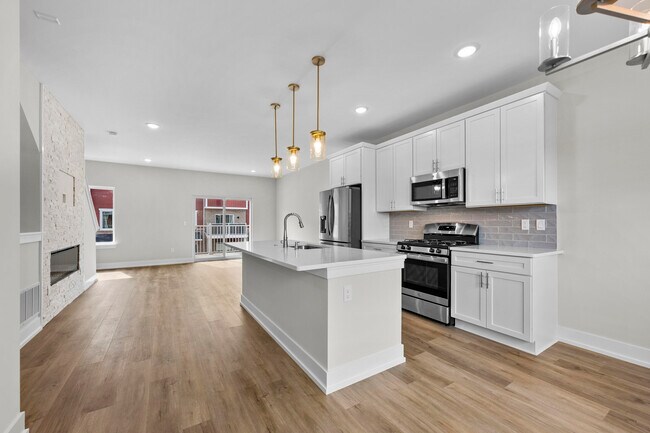 Building Photo - 4849 Lismore Ln