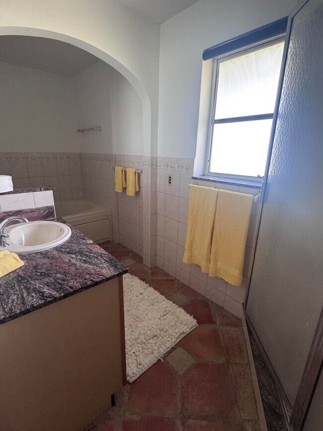 Building Photo - 13886 N Rd