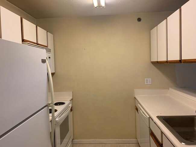 Building Photo - Star City - 4 Bedroom, 4 bath Condo - Available 08/05/2026