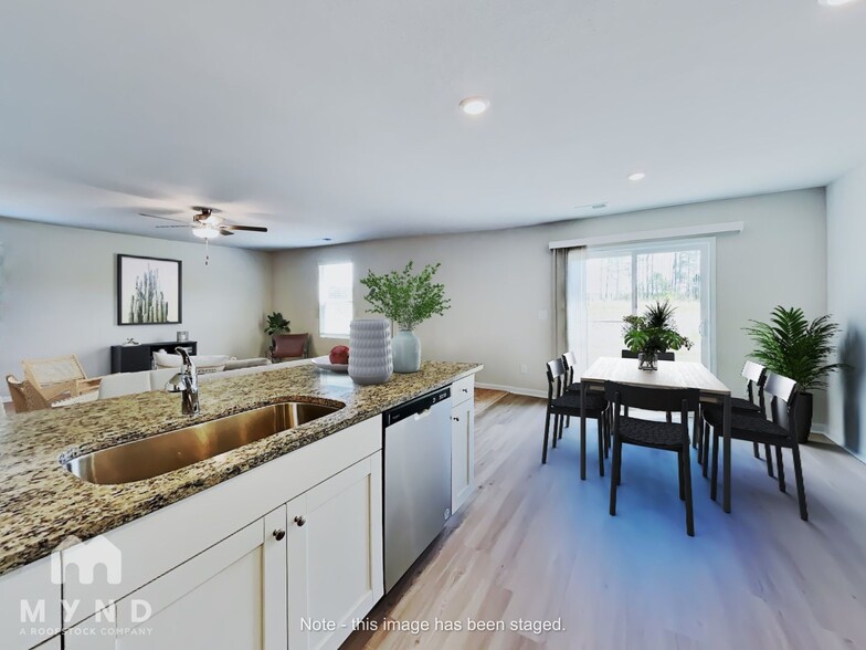 Building Photo - 72 Royal Mdw Dr