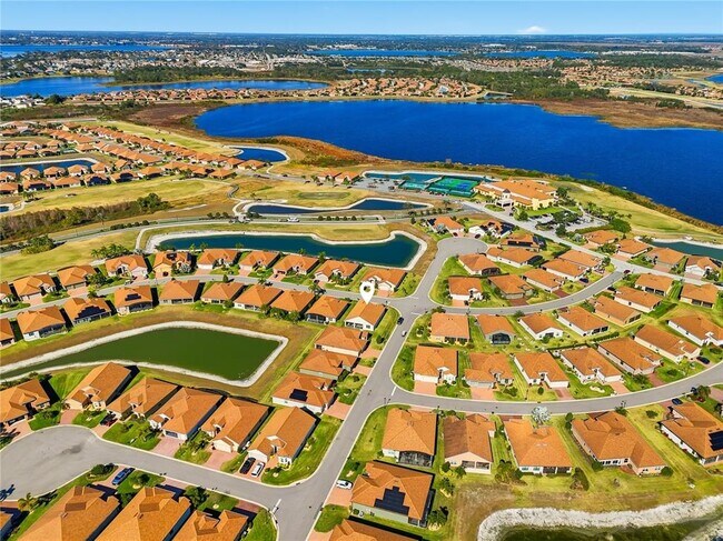 Building Photo - 1033 Sawgrass Dr