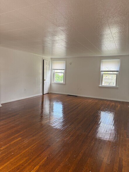 Building Photo - 418 W Rudisill Blvd