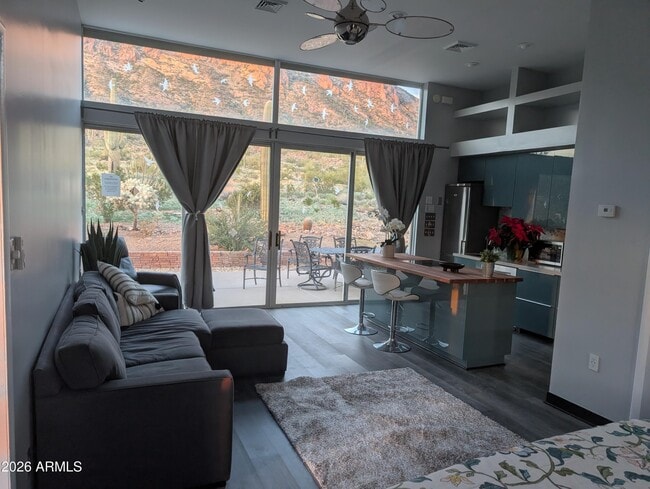 Building Photo - 5561 N Gold Dr