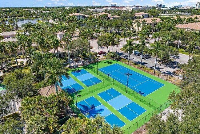 Building Photo - 2809 Amalei Dr