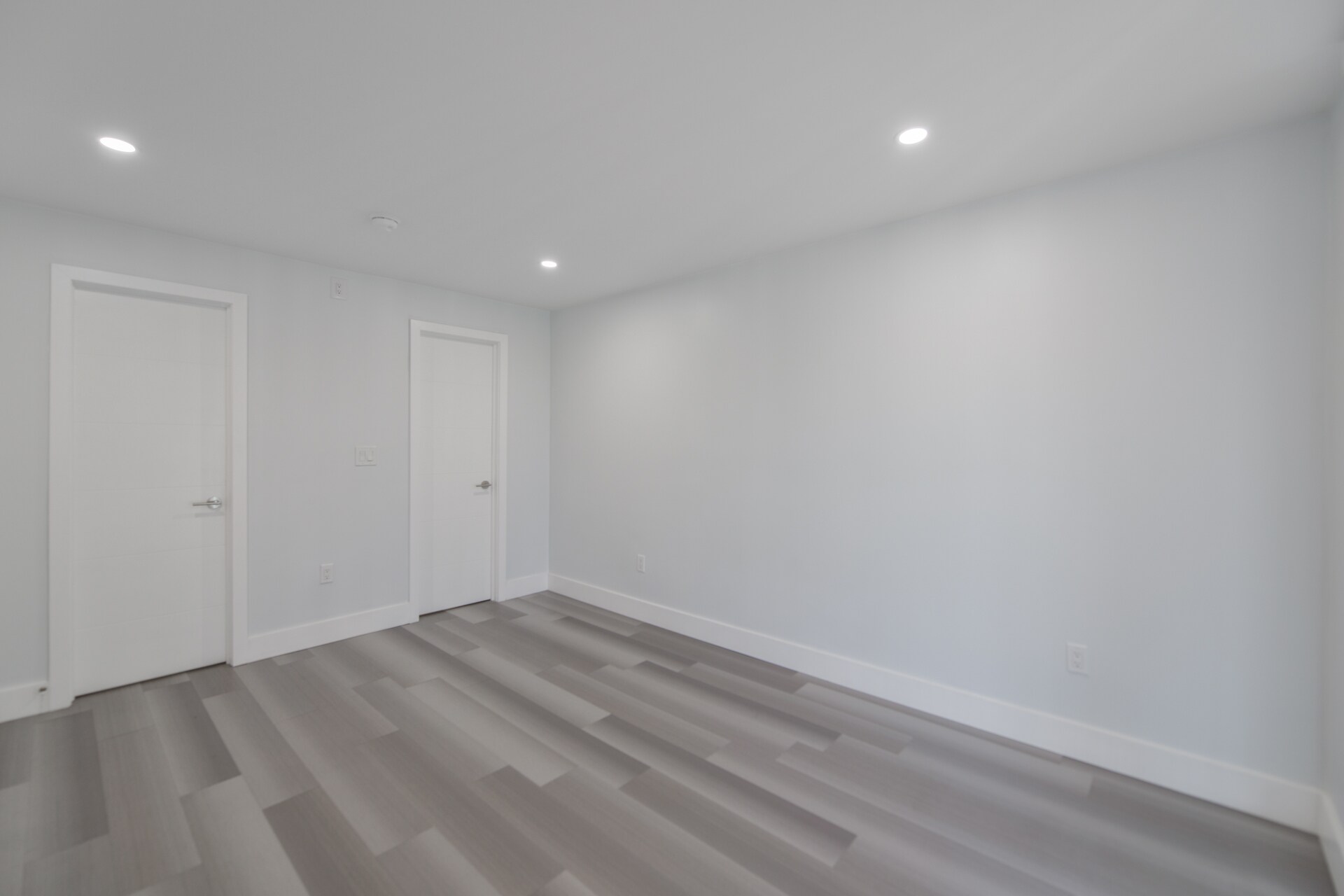 Building Photo - 1800 W 24th St