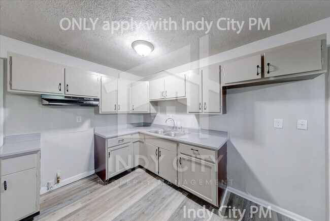 Building Photo - 4101 Richelieu Rd