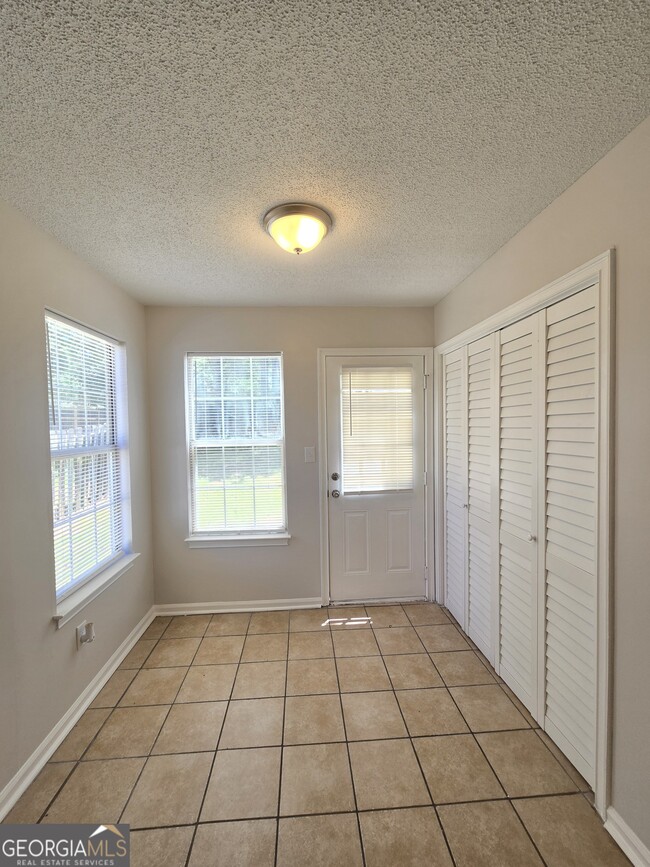 Building Photo - 1504 Cain Ct