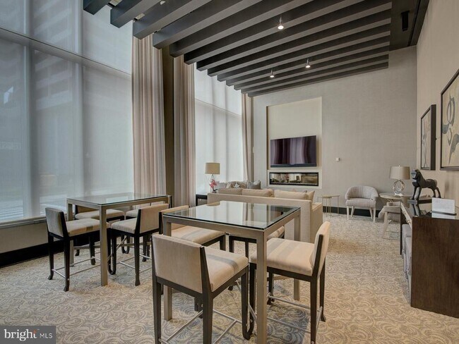 Building Photo - 1111 19th St N