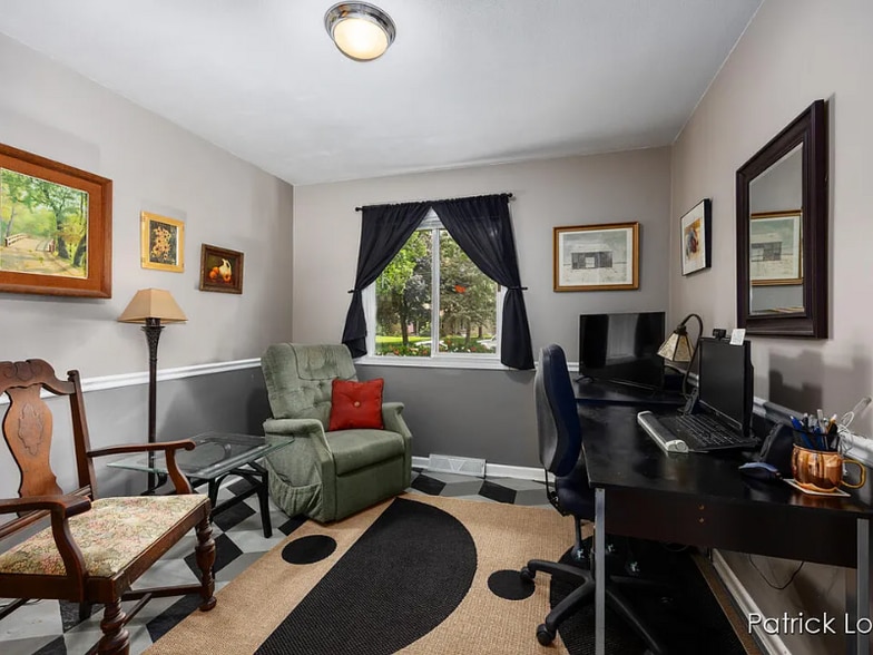 Building Photo - 583 Kingsbury St NW