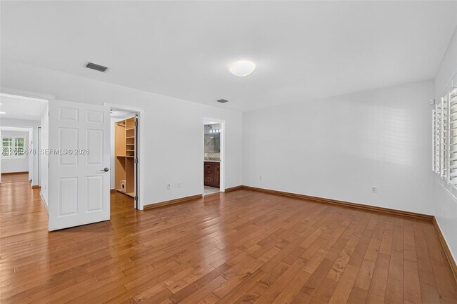 Building Photo - 1237 Aduana Ave