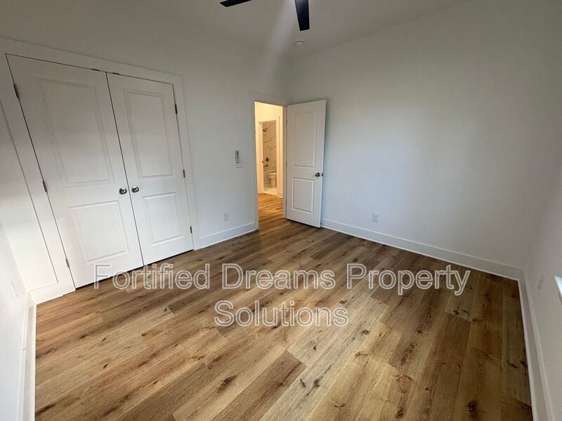 Building Photo - 3145 Chapel St