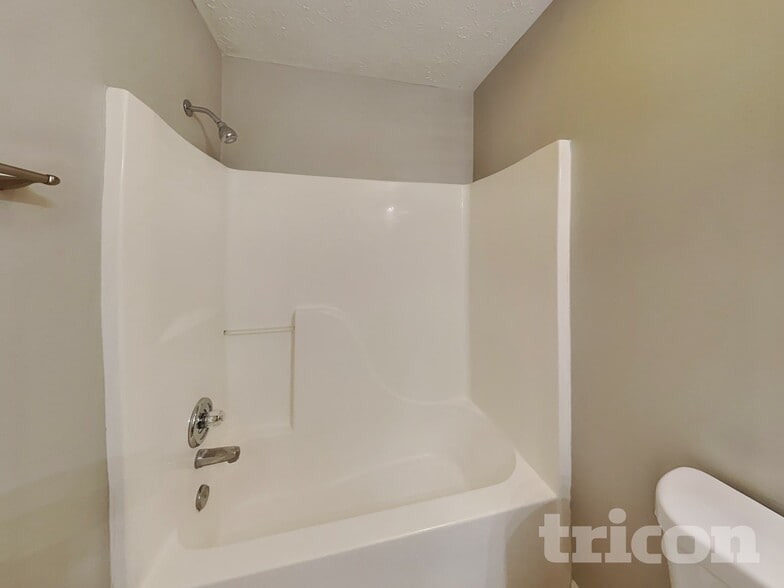 Building Photo - 1963 Central Park Blvd W