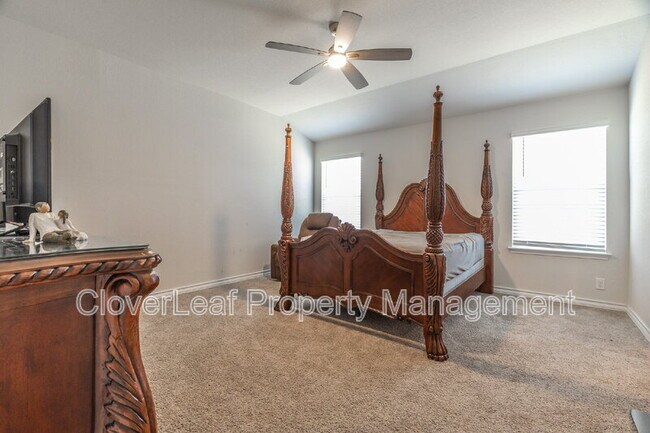 Building Photo - 6819 Whisper Grv