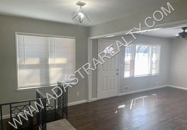 Building Photo - Beautiful Newly Remodeled Raytown Home-Coming SOON!!