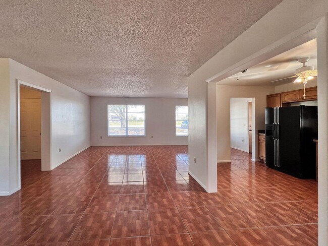 Building Photo - Spacious 3-Bedroom, 2-Bathroom in Winter Haven