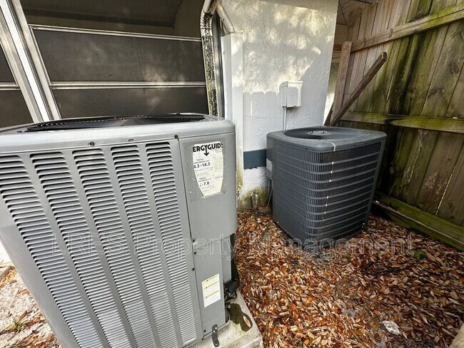 Building Photo - 2706 Graduate Ct