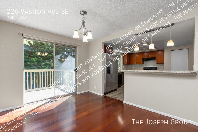 Building Photo - 226 Vashon Ave SE