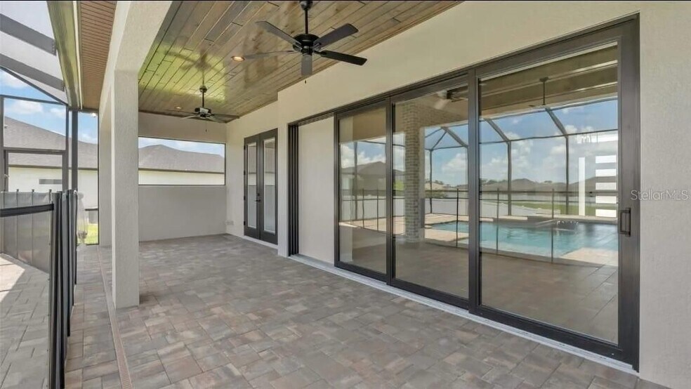 Building Photo - 6980 Bentridge Dr