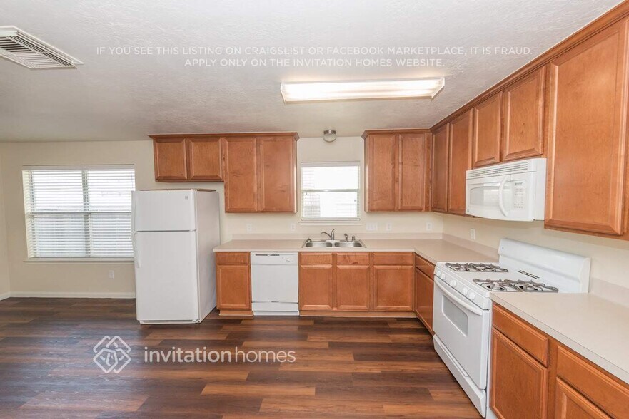 Building Photo - 8583 Chaletford Dr