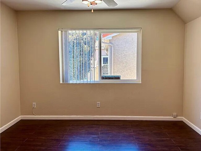 Building Photo - 7405 Charmant Dr