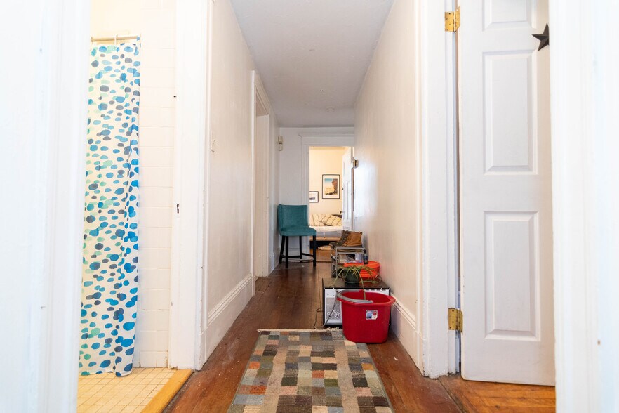 Building Photo - 25 Ashford St