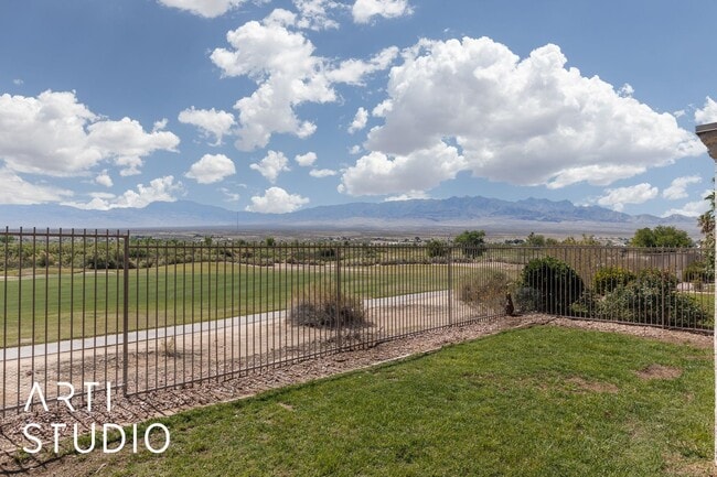Building Photo - ***Sunset Greens 3 Bedroom 2 Bath Unfurnis...