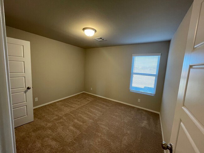 Building Photo - *Pre-leasing* Four Bedroom | Two Bath Home in Bixby