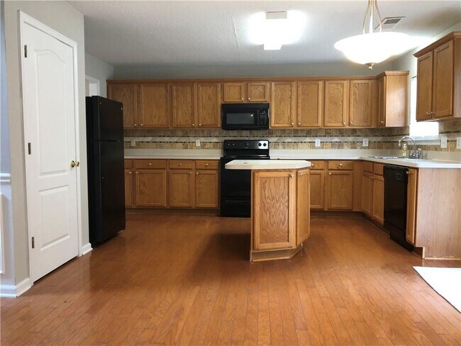 Building Photo - 1909 Hampton Springs Ct SW