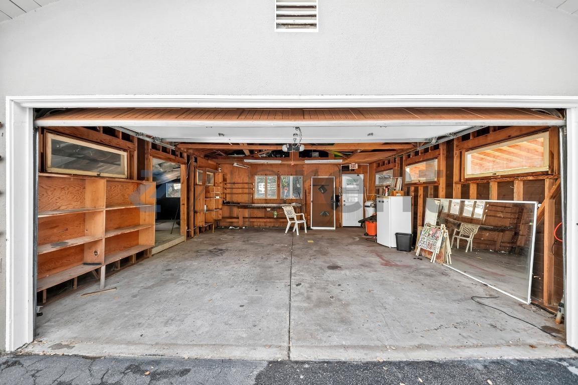 Building Photo - Unit