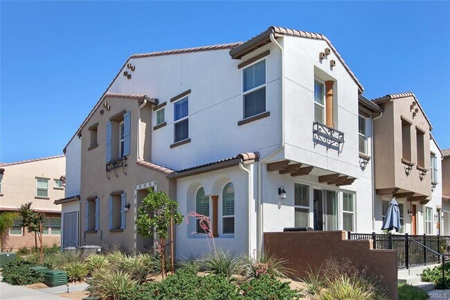 Building Photo - 40384 Calle Real