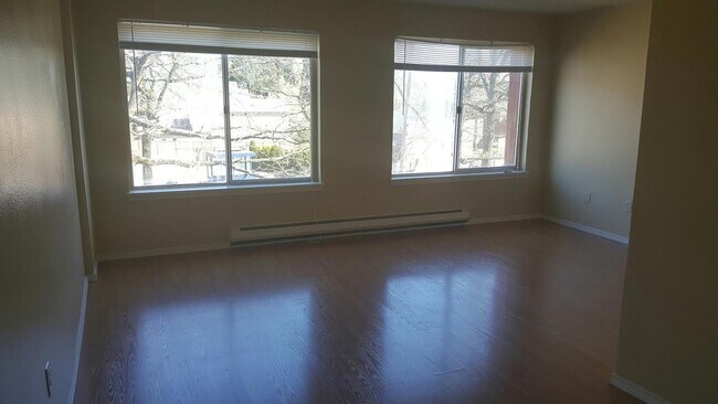 Building Photo - 5913 Rainier Ave S