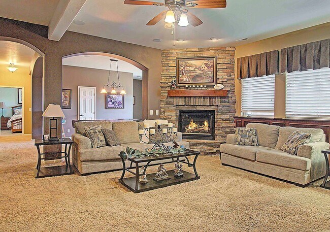 Building Photo - 7975 Ruststone Ct