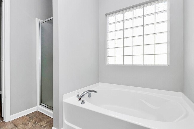 Building Photo - Well Maintained Ranch for RENT