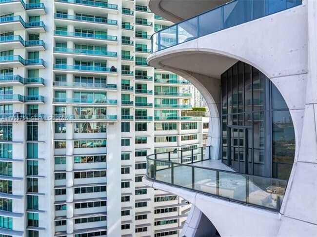 Building Photo - 1000 Biscayne Blvd