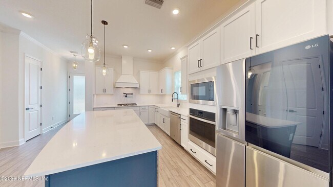 Building Photo - 119 Martha Ct.