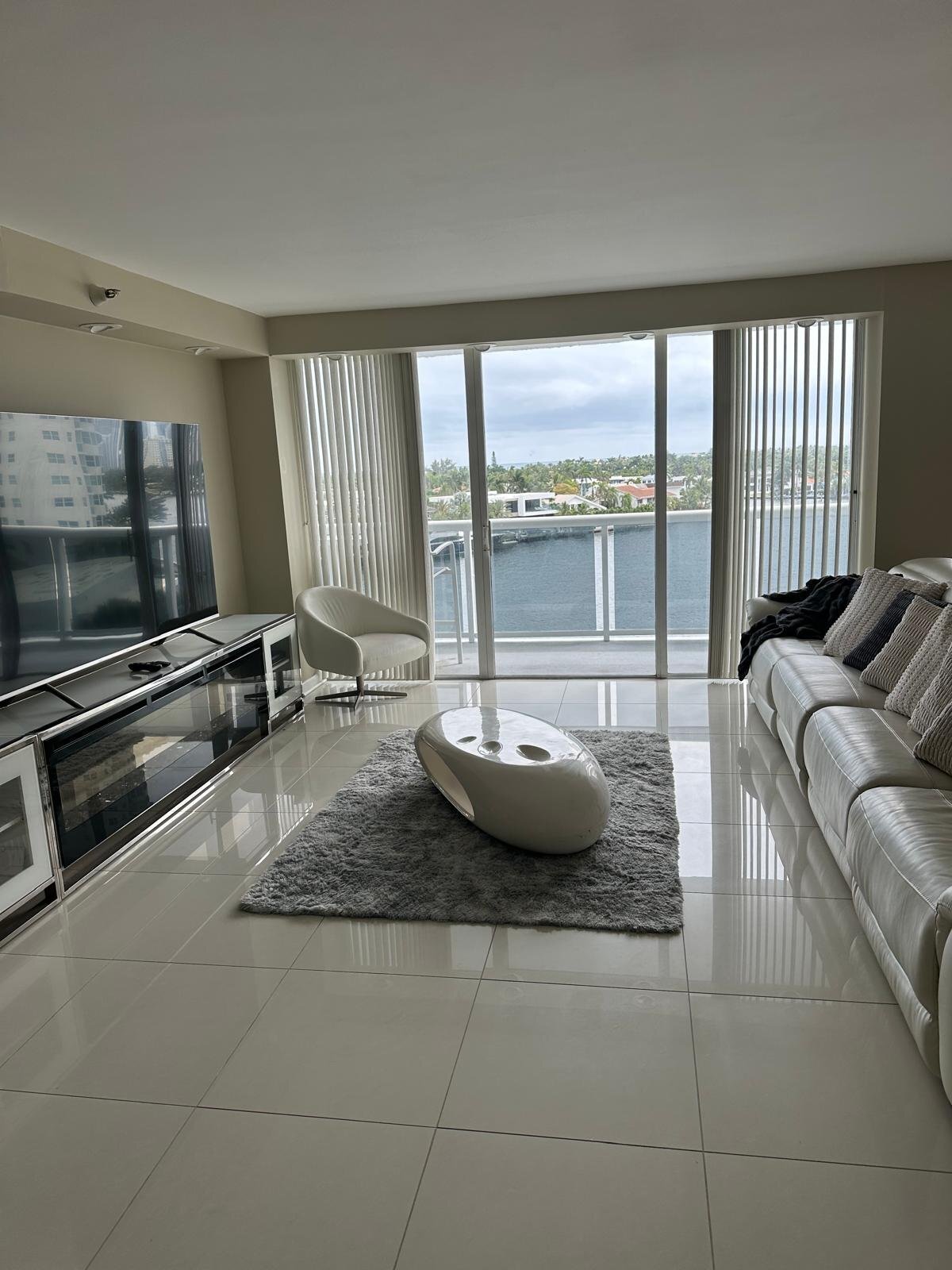 Building Photo - 20505 E Country Club Dr