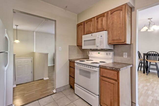 Building Photo - 4 Bedroom 2 Bath home in Midtown Fort Collins