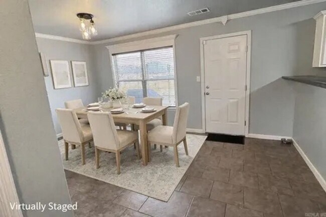 Building Photo - Great 3 Bedroom 2.5 Bathroom Cabot House