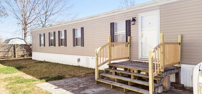 Primary Photo - 4105 Carlyss Dr