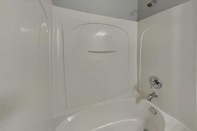 Building Photo - 15832 Coyote Hill Dr