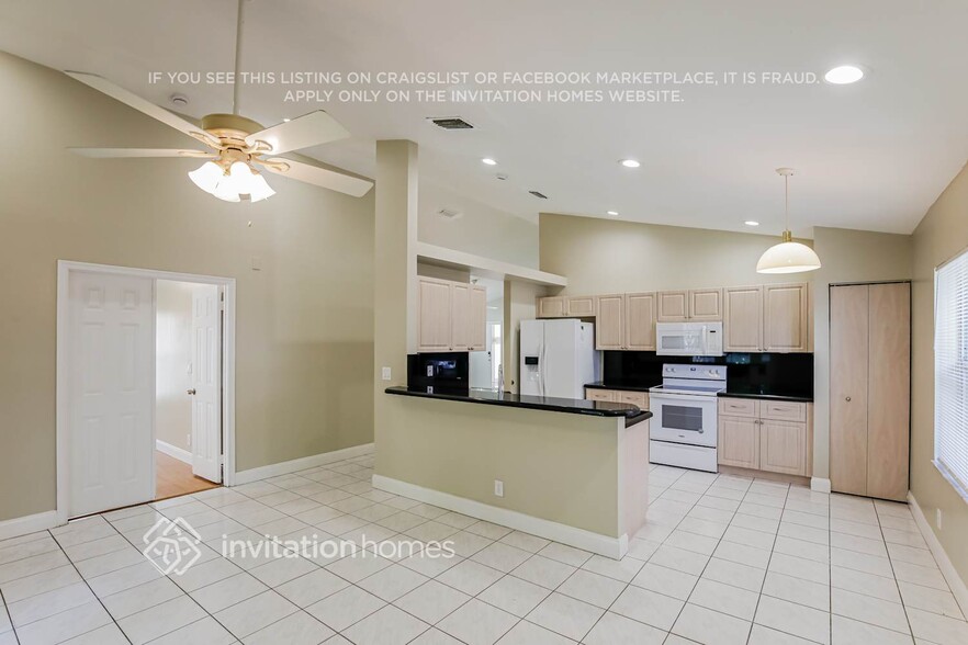 Building Photo - 12615 SW 7th Pl