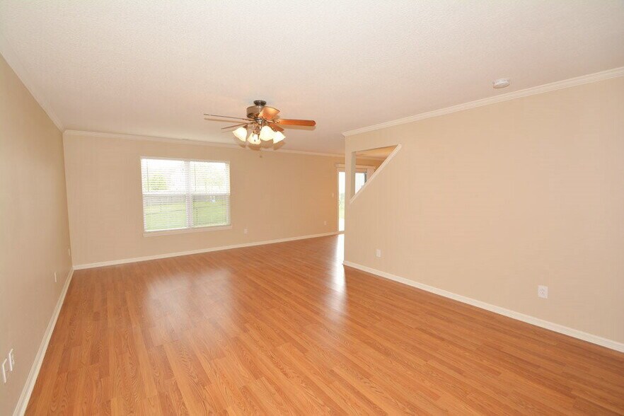 Building Photo - 7317 Kimble Dr