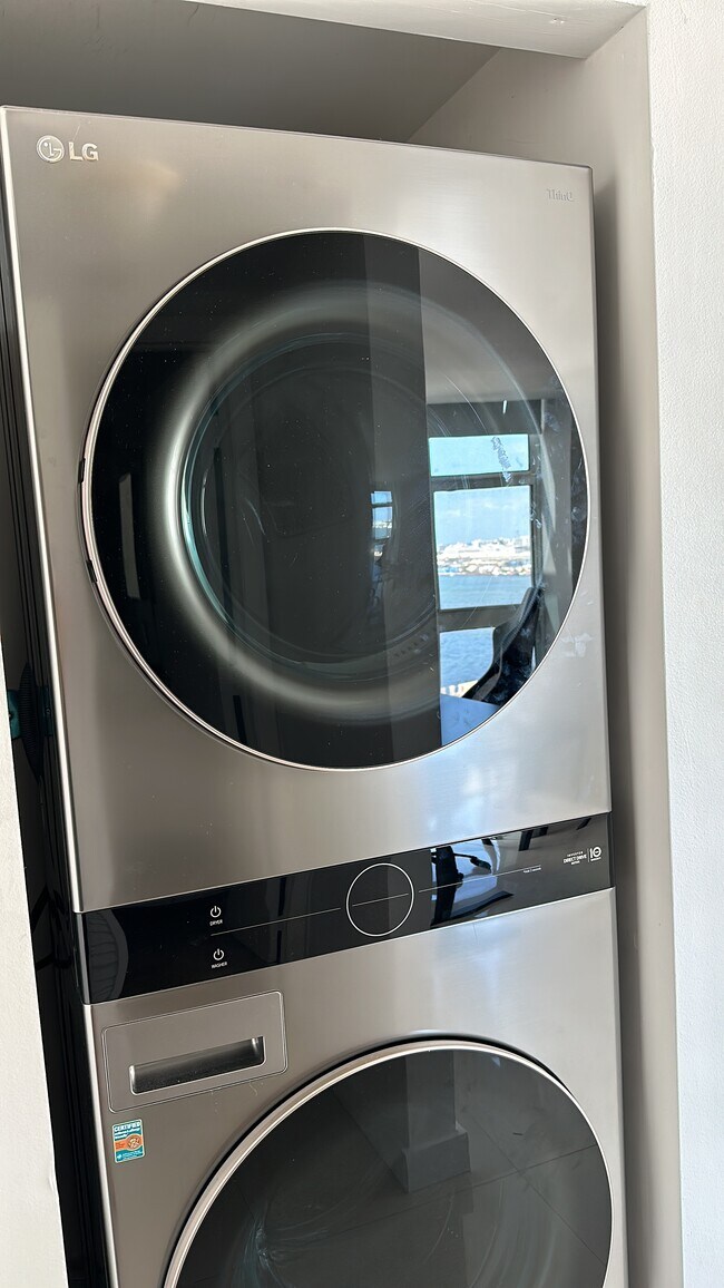 Building Photo - 41 SE 5th St