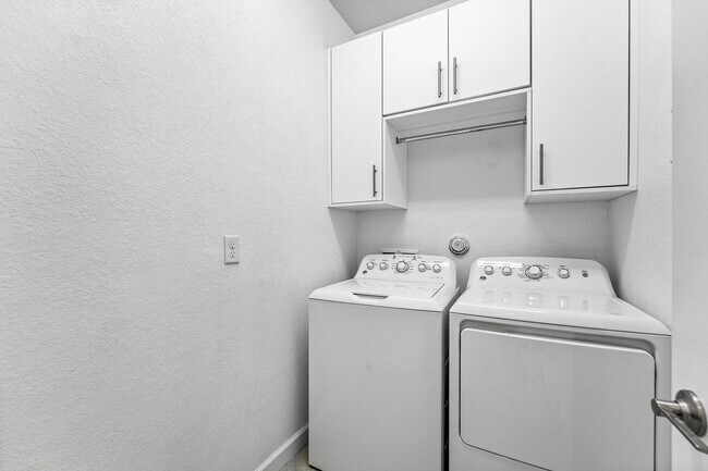 Building Photo - 3234 Klays Ct