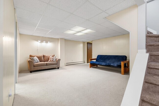 Building Photo - 25352 Potomac Dr